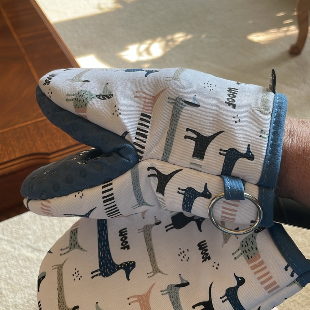 Dachshund themed set of two dachshund themed silicone mini ov… - Picture 3 of 7